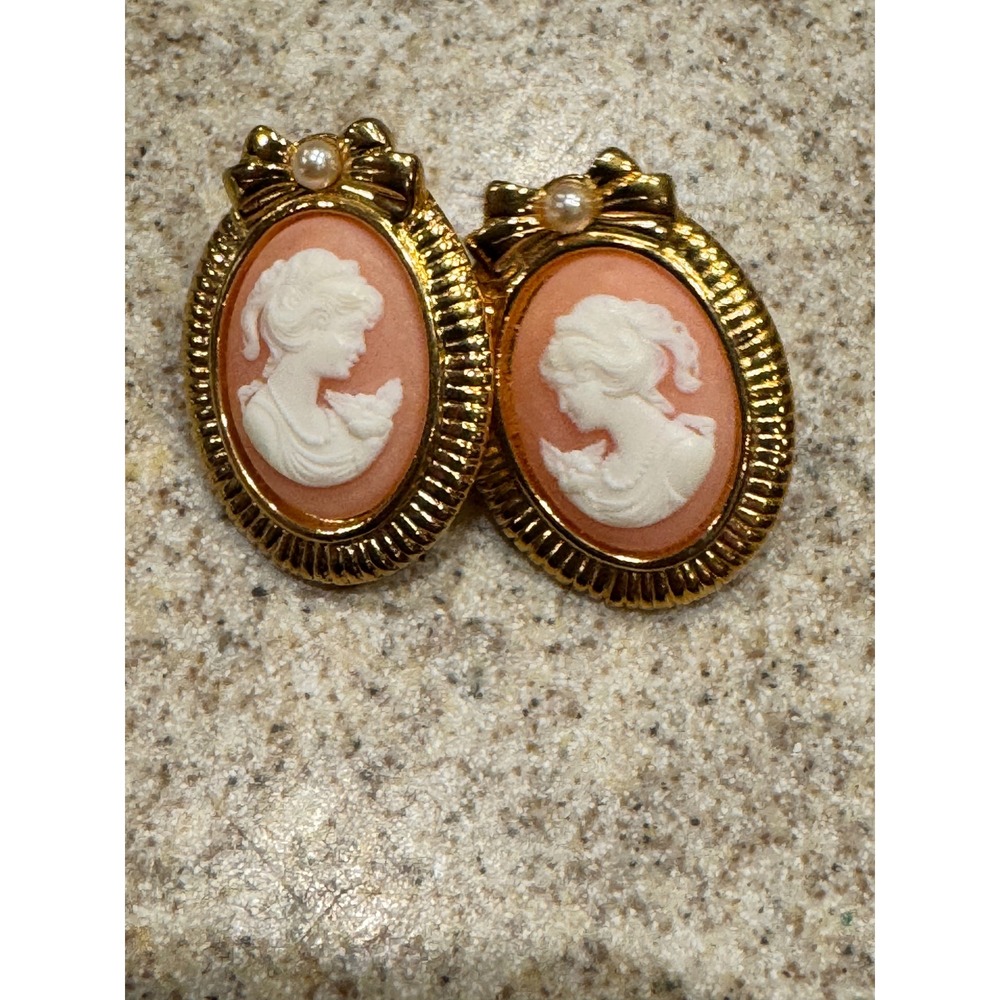Vintage Style Peach Cameo Gold Tone Bow Faux Pearl Oval Stud Earrings Victorian